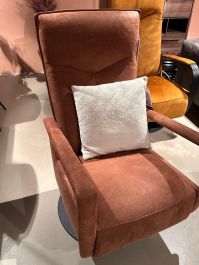 SEDUTO B Relaxf. bull 127-brandy, arm 4, pocket+HR