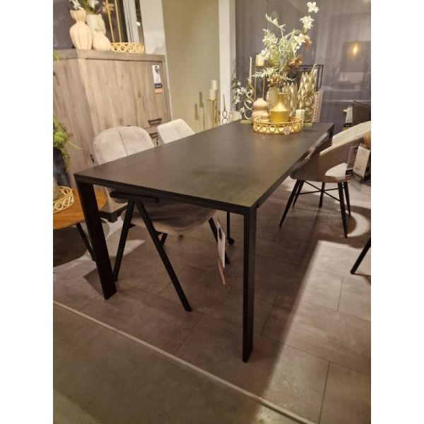 Eettafel NERO